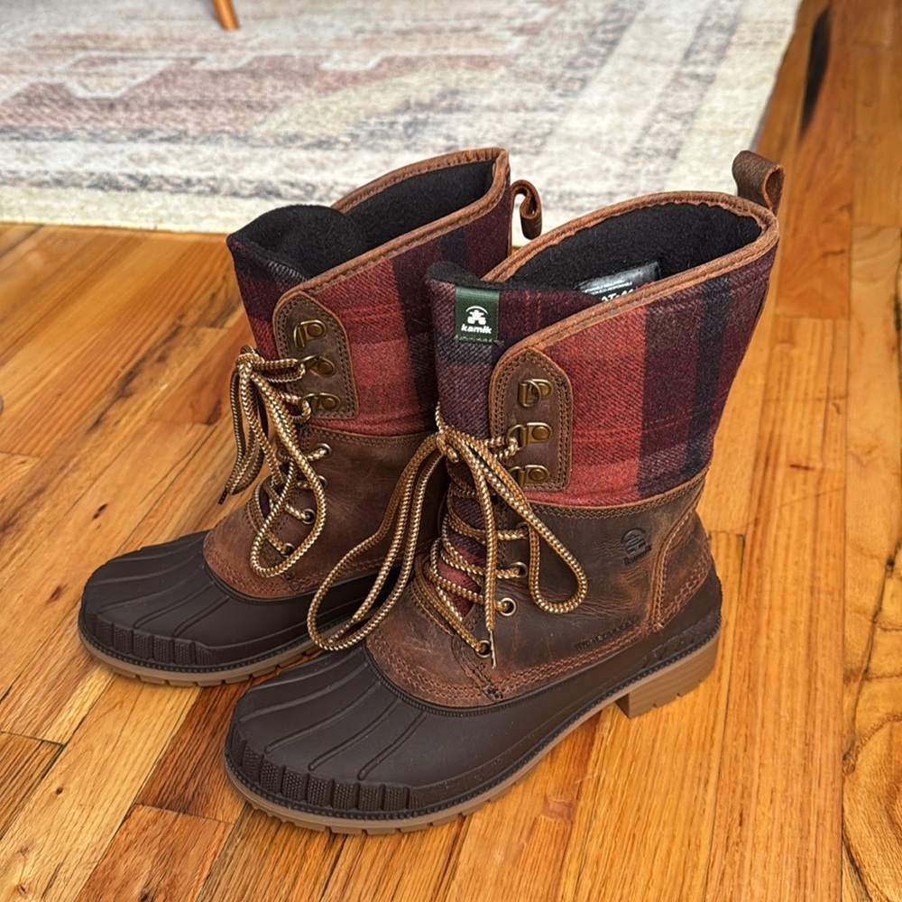 NIB Kamik Sienna 2 Dark Brown Boot